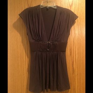 Cute and sexy top with elastic snakeskin belt. M